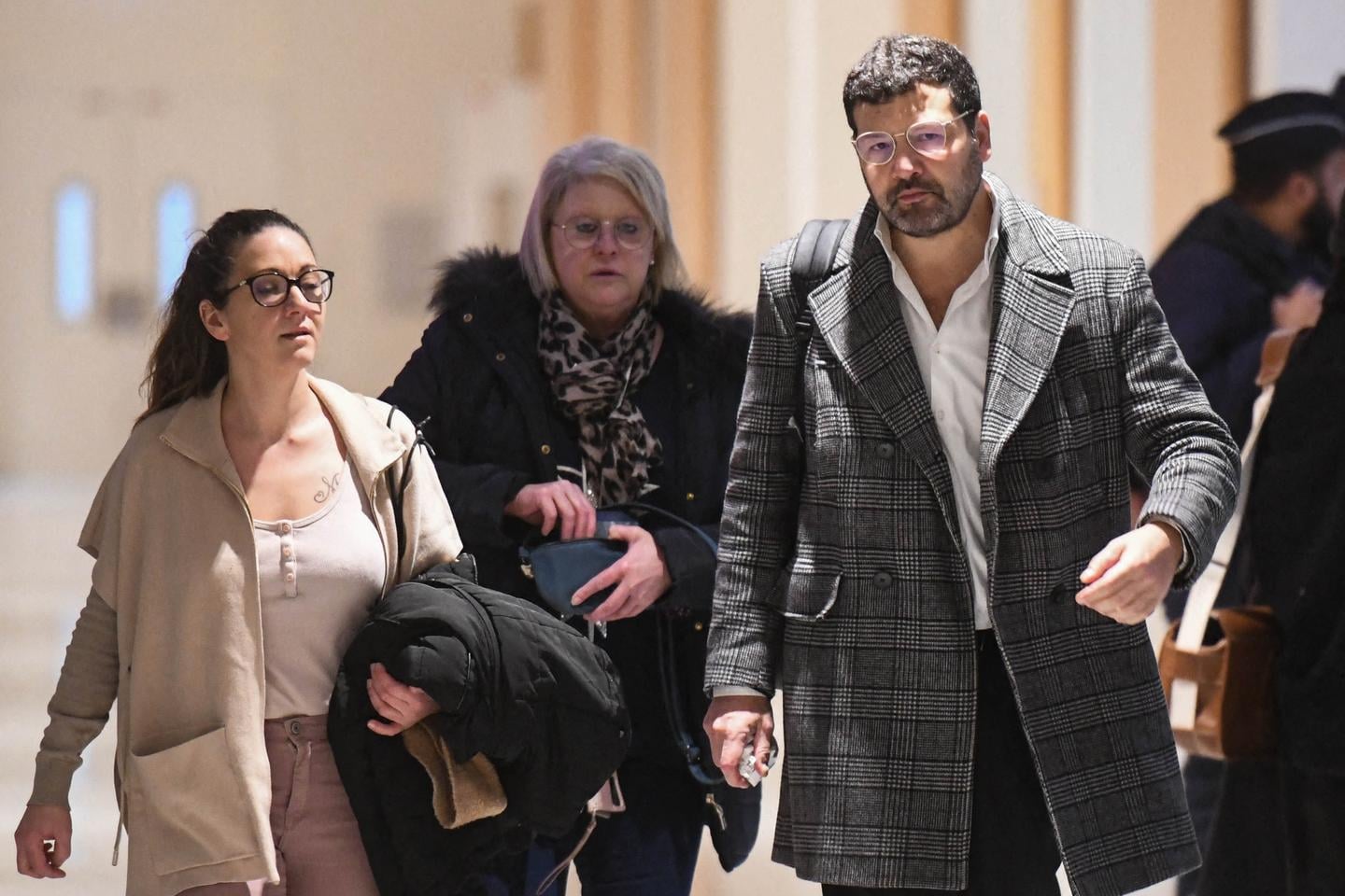 مطالبة النيابة بأحكام مع وقف التنفيذ لتسعة من شرطة مكافحة الشغب في قضية عنف ضد