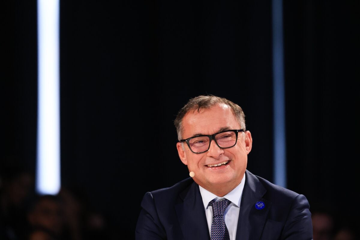 تزايد الشكوك حول وضع الدولار الأمريكي كملاذ آمن وتداعياته على الاقتصاد العالمي