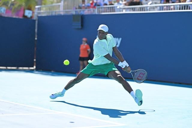 مويس كوامي الشاب يقلب الطاولة على المصنف 96 عالميًا في بطولة ميامي للأساتذة