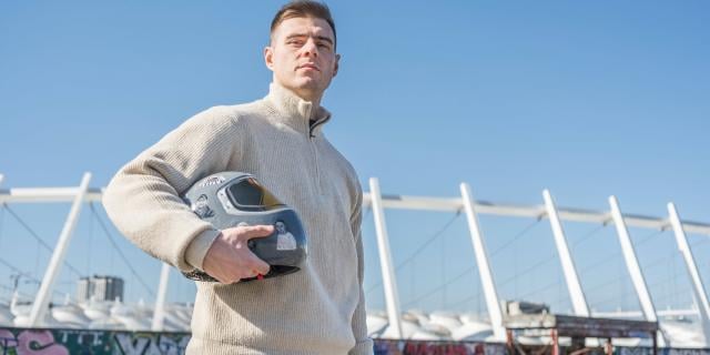 فلاديسلاف هيراسكيفتش: رياضي أوكراني يواجه الحرب بالرياضة والفن والصمود