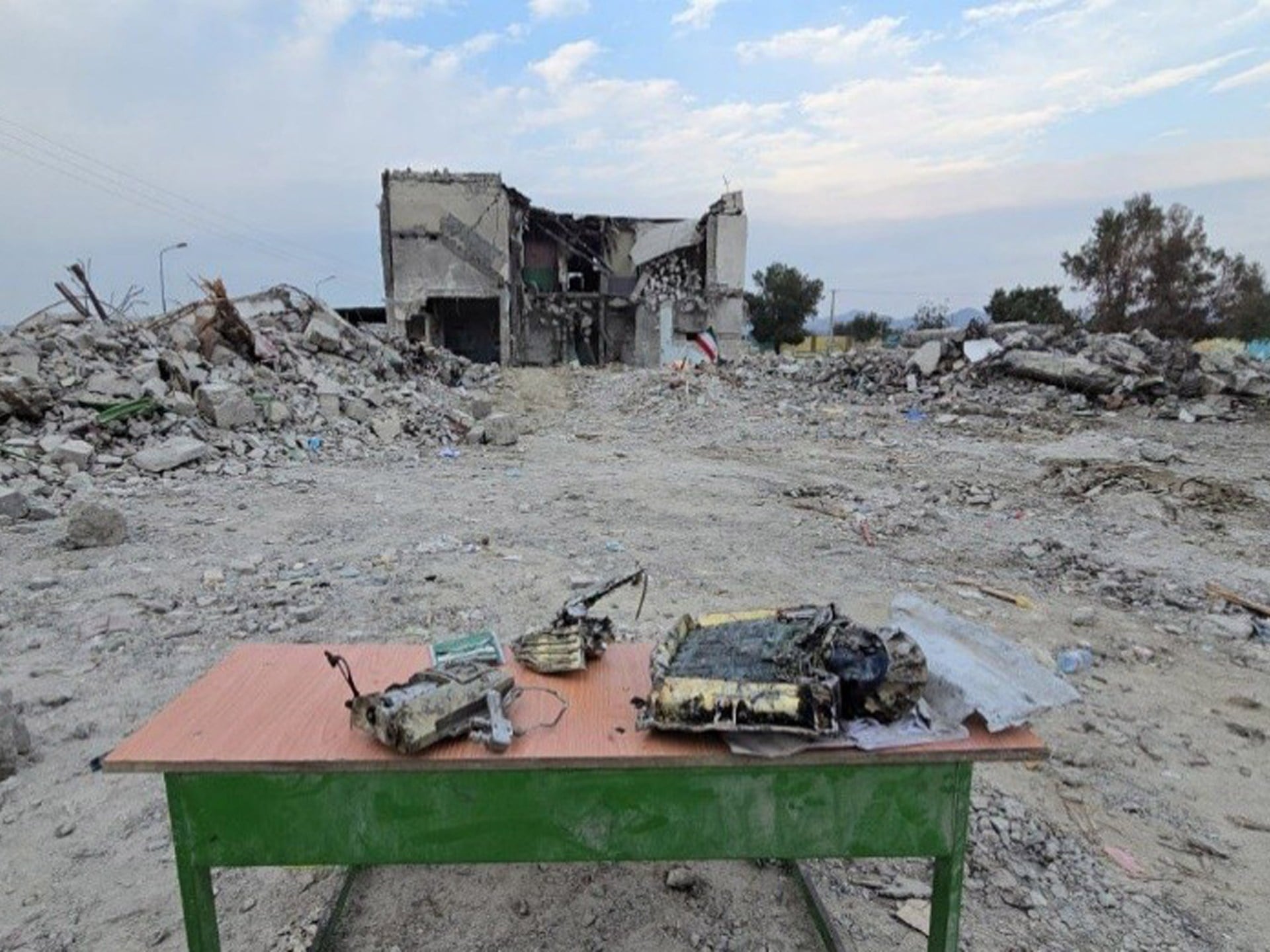 مأساة ميناب: عندما يصبح فصل دراسي هدفاً لصاروخ كروز في الساعات الأولى للحرب