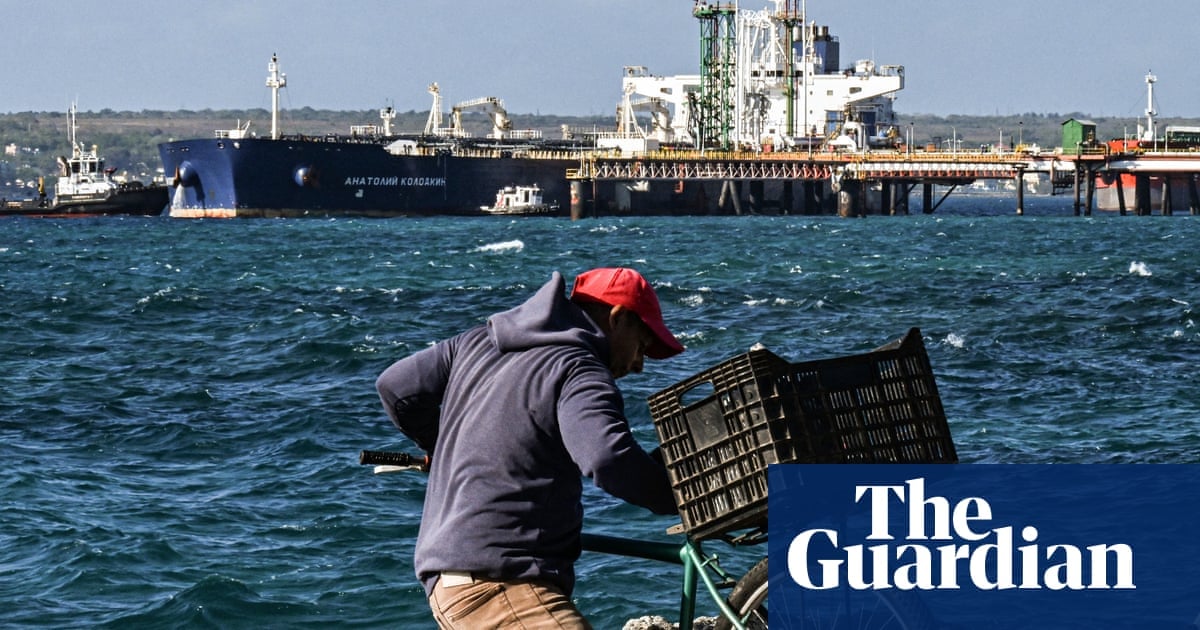 ناقلة نفط روسية في كوبا تثير تساؤلات حول الحصار الأمريكي ومفاوضات هافانا