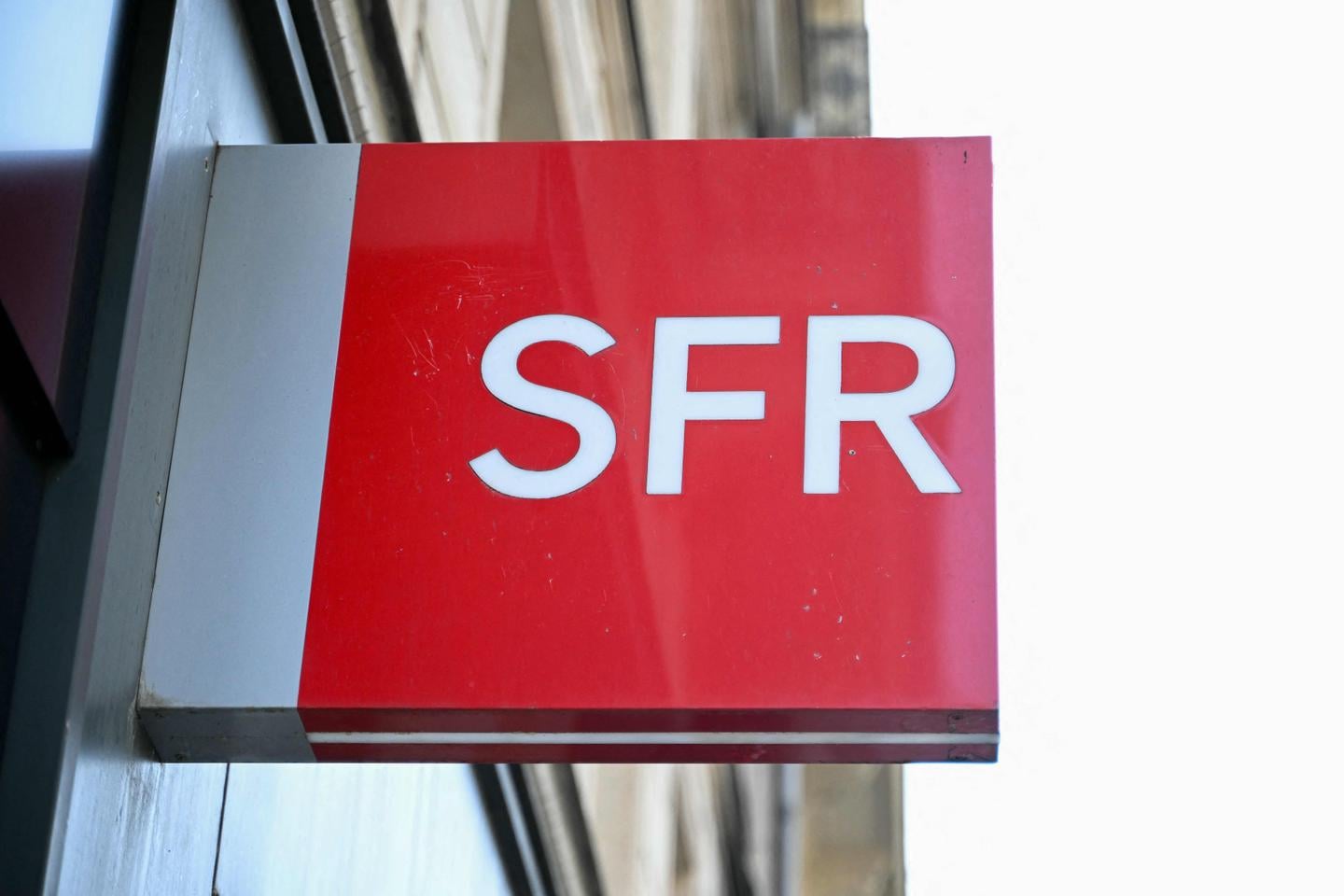 مفاوضات بيع أصول SFR مستمرة بين Altice France وتحالف Bouygues Telecom وFree وOrange